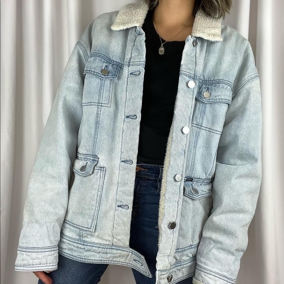 Volcom light wash faux Sherpa lined denim jacket sz men’s m - Picture 3 of 9